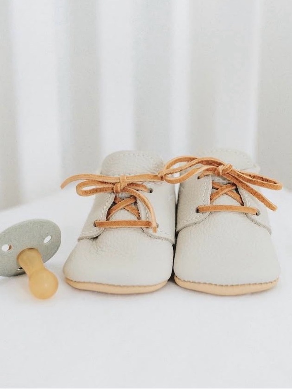Nomies Baby Leather Moccasin Walkers with Tan Laces in Fog size 4